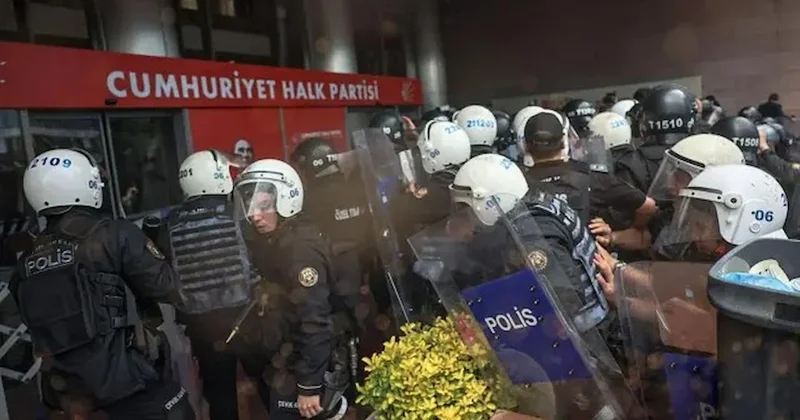 CHP yi basan yüzler bugün de Meclis kapısında görüldü! Sözcü Gazetesi