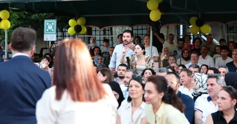 İstanbul Erkek Lisesi mezuniyet töreninde provokasyona DES ten tepki: Vesayet arayışı!