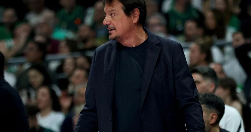 Ergin Ataman, Türkiye ye hakaret eden Olympiakos taraftarına hadlerini bildirdi