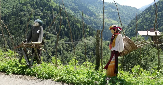 Tarlaların sessiz bekçileri korkuluklar Sanat Sokağı nda Trabzon Haberleri Habertürk Yerel Haberler