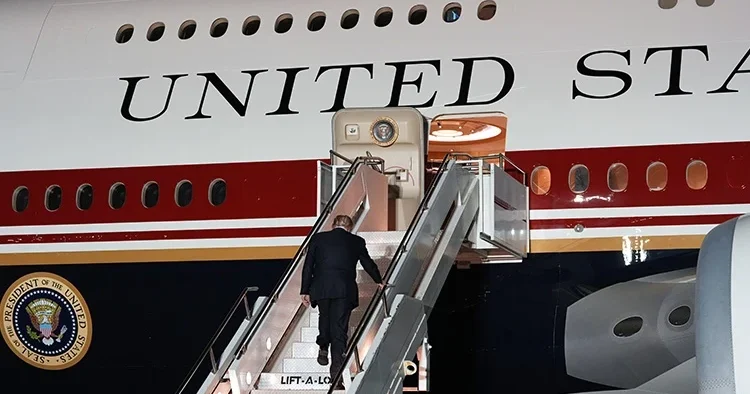 Yeniyle geldi: Eskiyle gitti... Trump neden Ankara da uçak değiştirdi?