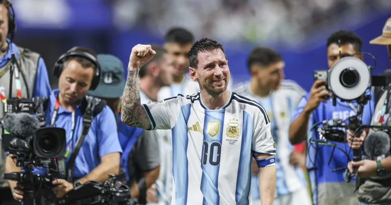 Dünya Kupası nda tarih yazıyorlar! Messi ye karşı 3 Türk Sözcü Gazetesi