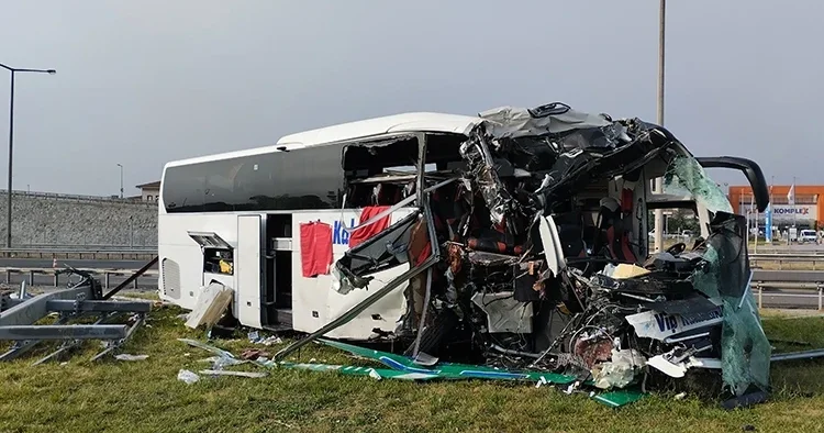 Bolu’da otobüs kazası: 1 ölü! 11 yaralı taburcu oldu