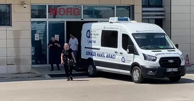 Tedavi gören babasına yastık almaya giderken kaza geçirdi, 15 günlük yaşam savaşını kaybetti Cenazeyi teslim almaya gelen annenin benim yavrum çığlıkları yürekleri yaktı Antalya Haberleri Habertürk Yerel Haberler