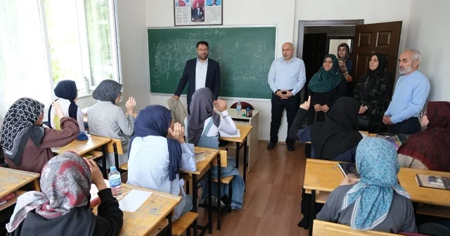 Erzincan da ilk kez yatılı yaz Kur an kursu uygulaması başladı Erzincan Haberleri Habertürk Yerel Haberler