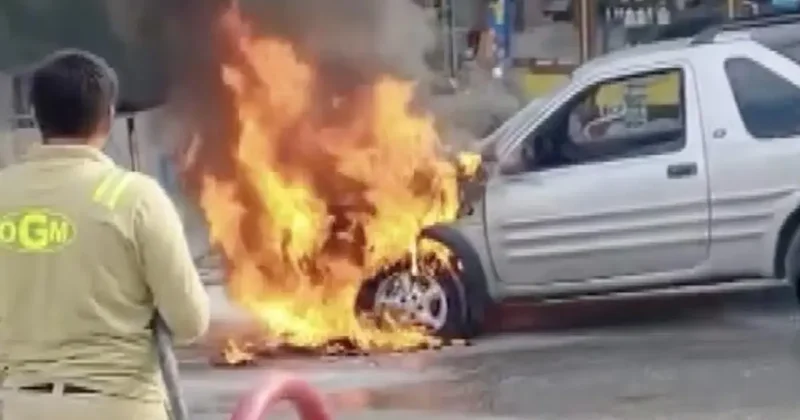 Yıllarca para biriktirdi, satın aldığı araç alev alev yandı