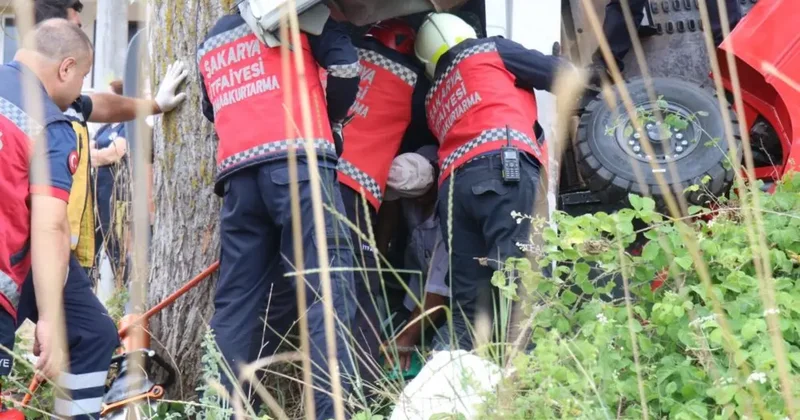 Devrilen çekicide sıkışan sürücü için ekipler seferber oldu