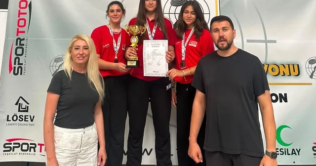 Manisalı atıcılardan şampiyonluk ve Türkiye rekoru Manisa Haberleri Habertürk Yerel Haberler