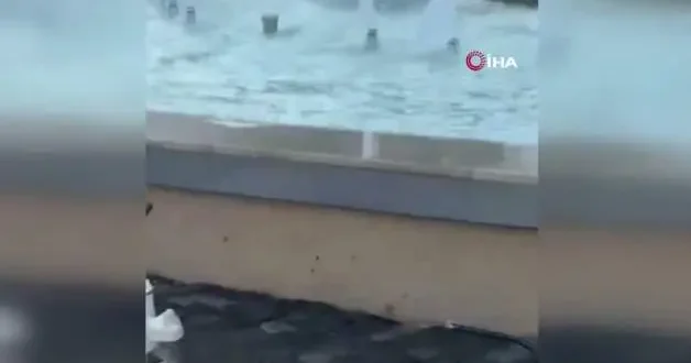 Bolu da ölüme meydan okuyan serinlik! Elektrik tehlikesine rağmen suya atladılar