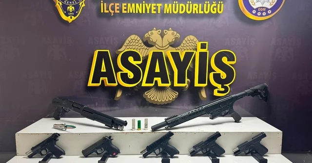 Ev ve araç kurşunlayan şahısların evlerinde yatakların arasından silah çıktı Hatay Haberleri Habertürk Yerel Haberler