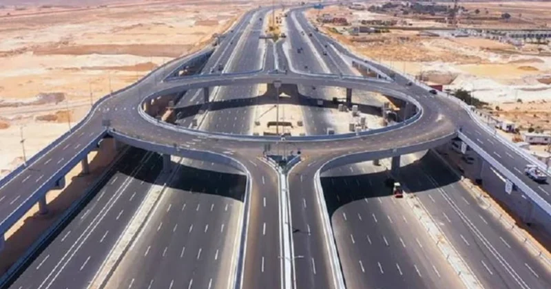 Çölün ortasına 2.400 kilometrelik otoyol inşa ettiler: 60 yıldır bitiremiyorlar Sözcü Gazetesi