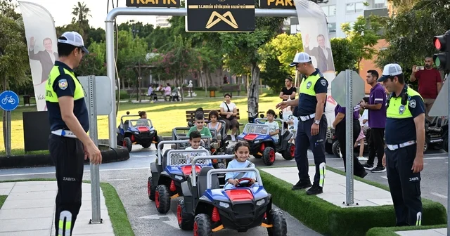 Mersin de minikler trafik kurallarını direksiyon başında öğrendi Mersin Haberleri Habertürk Yerel Haberler