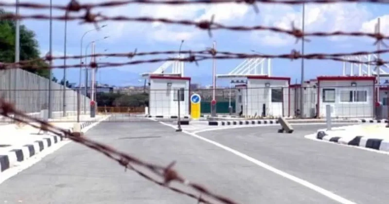 KKTC ile Güney Kıbrıs arasında geçişler durduruldu