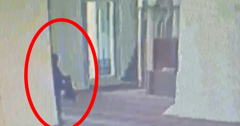 Namaz kılarken, çantasını yanına koydu! 450 bin lirasını böyle çaldılar