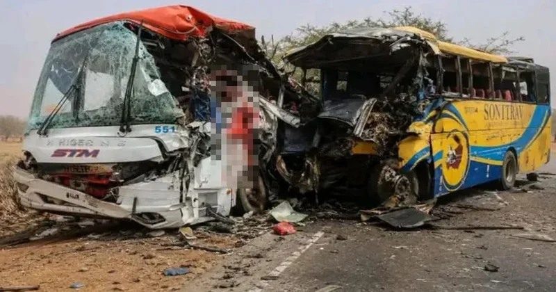 Nijer de yolcu otobüslerinin çarpıştığı kazada ölü sayısı 20 nin üzerine çıktı