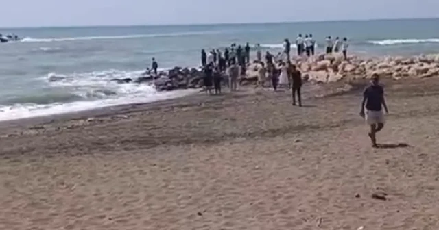 Hatay da dalgalara kapılan çocuklardan 2 si kurtarıldı, biri kayboldu Hatay Haberleri Habertürk Yerel Haberler