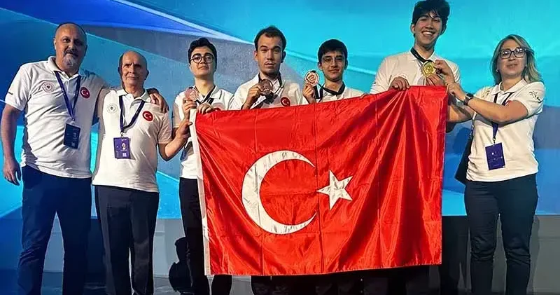 Bakan Bayraktar: Türkiye, INSO 2026 da 1 altın ve 3 bronz madalya kazanarak uluslararası arenaya güçlü bir giriş yaptı