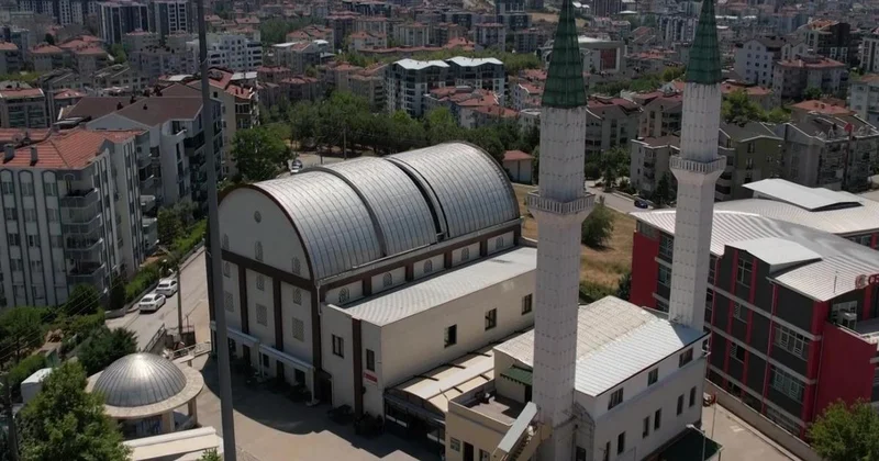 Gördüğünüz bütün camileri unutun: Böylesi sadece tek bir yerde var