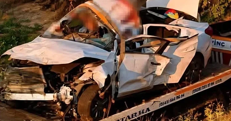 Afyonkarahisar’da korkunç kaza! Otomobil şarampole devrildi: 2 ölü, 2 yaralı