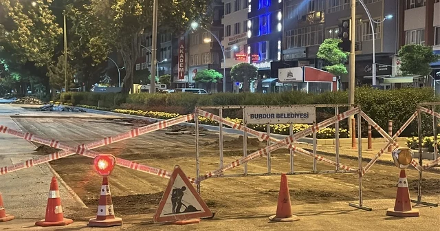 Burdur da belediyenin gece yaptığı yol çalışması vatandaş talebiyle polis tarafından durduruldu Burdur Haberleri Habertürk Yerel Haberler