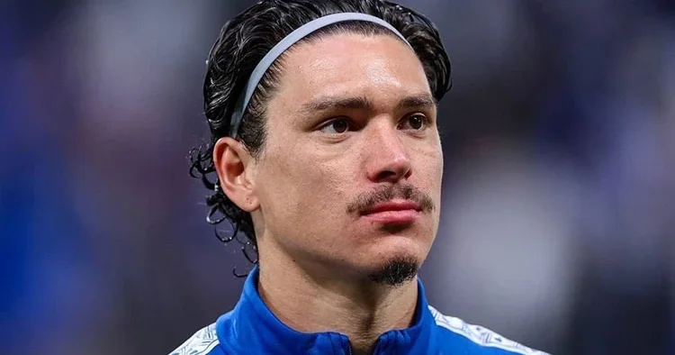 Trabzonspor un uçağı Nunez için havalanıyor