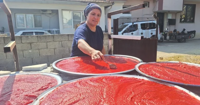 Sarıgöl de kışlık salça hazırlıkları başladı Ev yapımı salçalar imece usulü hazırlanıyor Manisa Haberleri Habertürk Yerel Haberler