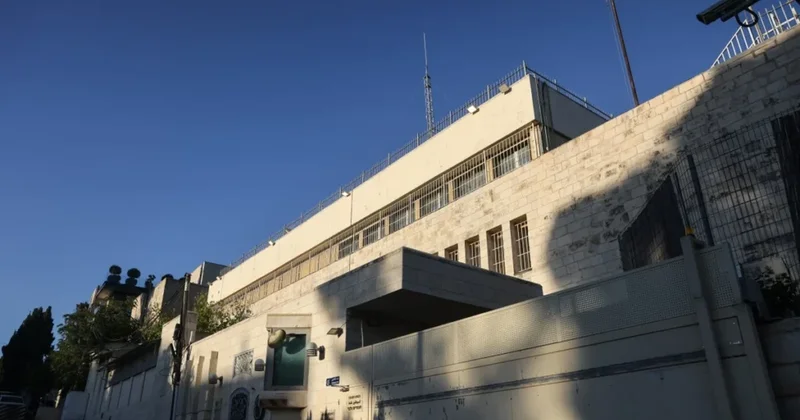 İsrail, İngiltere nin Doğu Kudüs teki konsolosluğunun 30 gün içinde kapatılmasını istedi