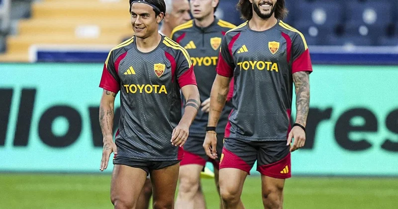 Fenerbahçe maçı öncesi Kadıköy de son antrenmanını yapan Roma da şok sakatlık