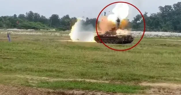 Çin yapımı tank Bangladeş teki tatbikatta infilak etti: 2 asker öldü