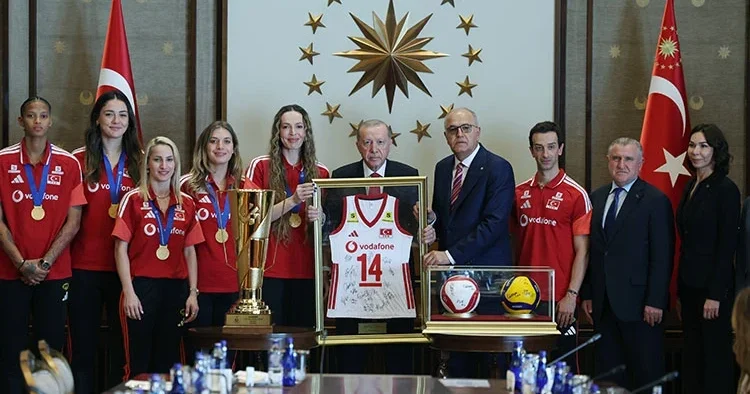 Sultanlara 5 er milyon TL