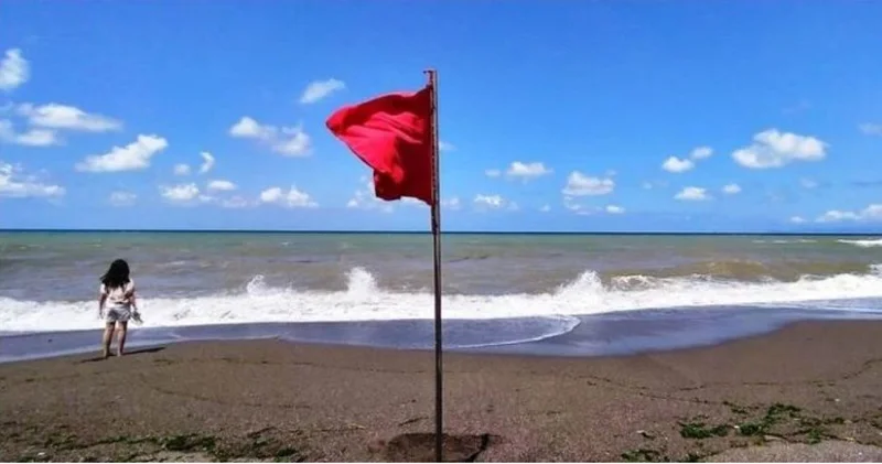 SON DAKİKA HABERİ! Bir kentte sahile kırmızı bayrak çekildi Zonguldak haberleri Son dakika haberleri