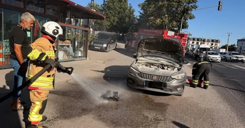 Belen’de otomobilin motorundan alev yükseldi