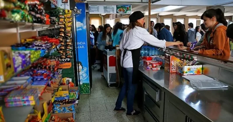Okul kantinlerinde ezber bozan karar: Bu ürünler yasaklandı! İşte yeni dönemin kuralları