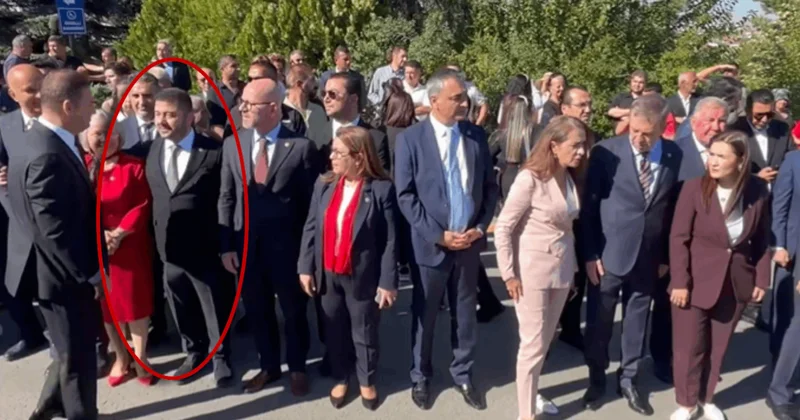 Kesin ihracı istenmişti: Ahmet Baran Yazgan Anıtkabir de en ön sırada ortaya çıktı Sözcü Gazetesi