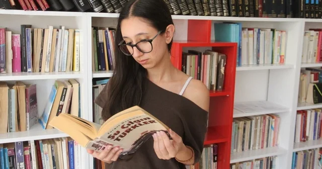 Telefonunu değil, hayallerini şarj etti: Tuncelili Aren, Mülkiye Mektebi yolcusu Çemişgezek ten Ankara ya uzanan başarı öyküsü Tunceli Haberleri Habertürk Yerel Haberler