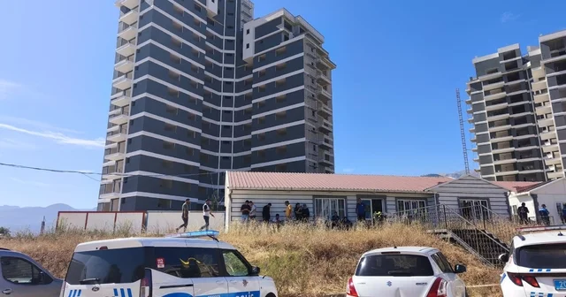 Paralarını alamayan işçiler 15 katlı inşaatın çatısına çıktı Denizli Haberleri Habertürk Yerel Haberler