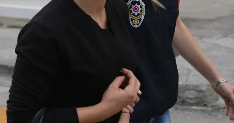 Bebeğini 9 yerinden bıçaklayıp öldürmüştü: Yargıtay, verilen ceza kararını bozdu