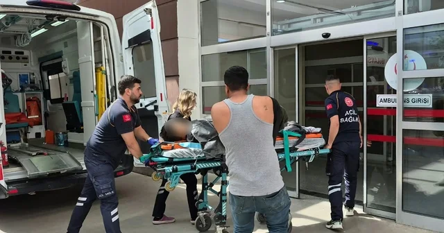 Küçük çocuğun kullandığı iş makinesi devrildi: 1 yaralı Adıyaman Haberleri Habertürk Yerel Haberler