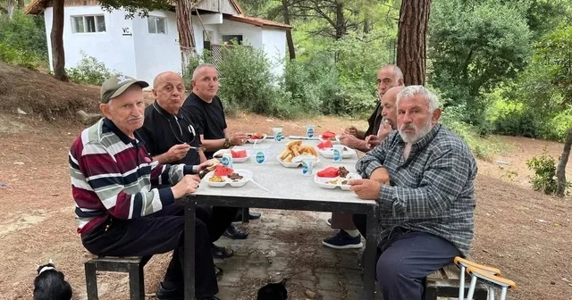 Gerze de huzurevi sakinleri doğada moral depoladı Sinop Haberleri Habertürk Yerel Haberler