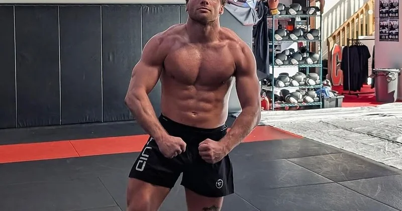 MMA dövüşçüsünden akılalmaz karar! Bu kez rakibi insan değil