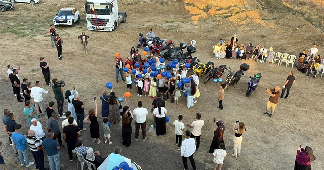 Lösemiyi yenen Hamza nın sünnet düğününde mavi ve turuncu balonlar uçuruldu Tekirdağ Haberleri Habertürk Yerel Haberler
