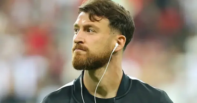 Salih Özcan Beşiktaş ta yeniden doğdu! Italiano nun değişilmezi Fanatik Gazetesi Beşiktaş (BJK) Haberleri Spor
