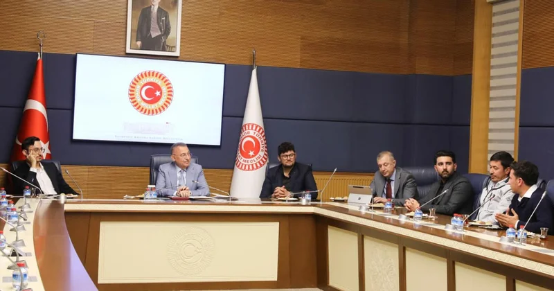 Fuat Oktay, Afgan öğrencilerle Meclis te bir araya geldi