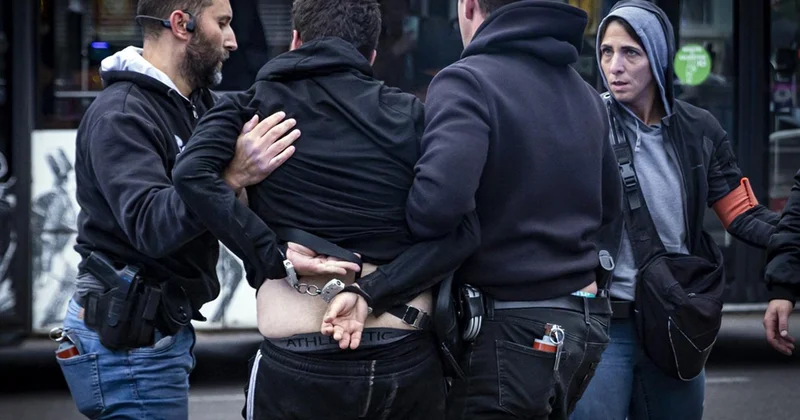 Fransa daki lise eylemlerinde 6 bin 877 gözaltına alındı