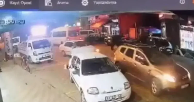 Otomobilin markete girdiği kaza kamerada