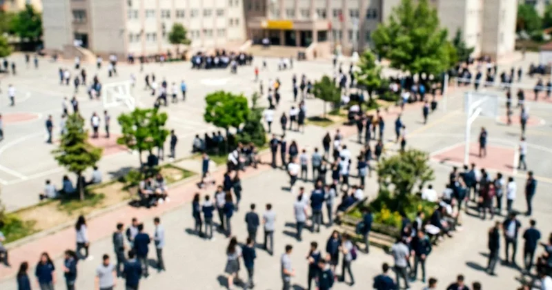 Düzce de okul duvarına tehdit yazan 17 yaşındaki çocuk gözaltına alındı