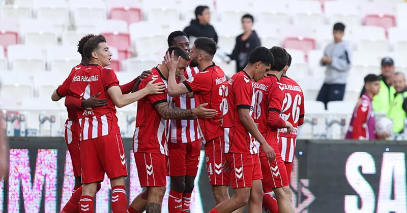 Sivasspor, Pendikspor engelini rahat geçti!
