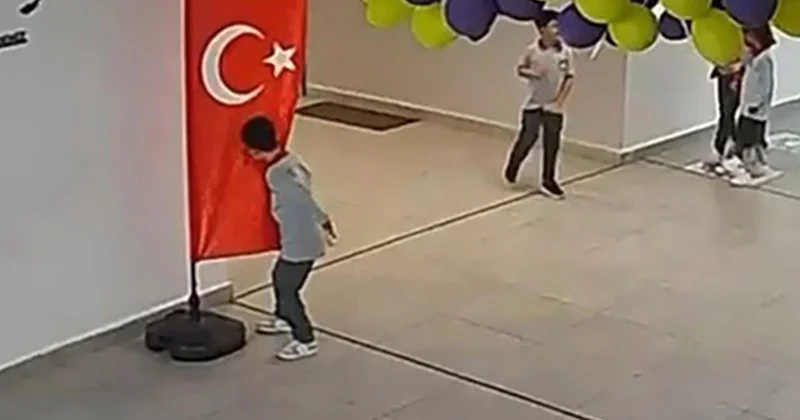 Küçük öğrencinin Türk bayrağına yaptığı hareket yürekleri ısıttı