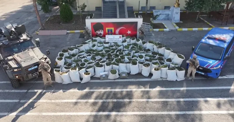 Diyarbakır da zehir tacirlerine darbe: 2,2 ton esrar ele geçirildi
