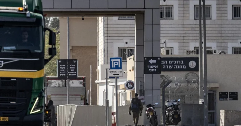Haaretz: İsrail cezaevlerindeki Filistinli esirler açlığa, salgın hastalıklara ve sistematik işkenceye maruz kalıyor